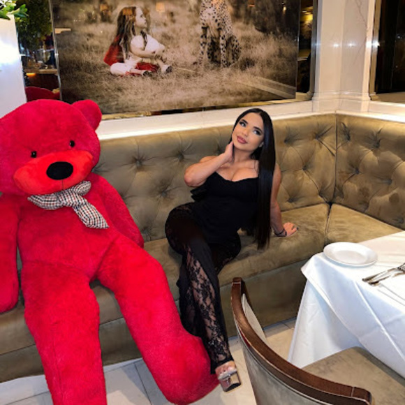 Meet your Posher, Diana - Picture 1 of 1